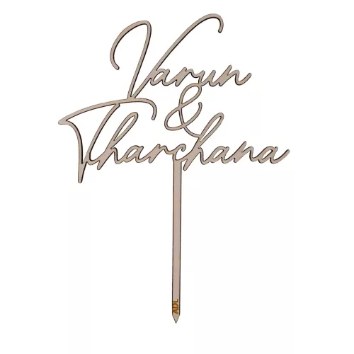 Cake Topper aus Holz mit dem Schriftzug "Varun & Tharchana"