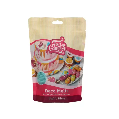 Die Vorderseite einer Packung FunCakes Deco Melts Light Blue mit Zutatenliste vor weißem Hintergrund