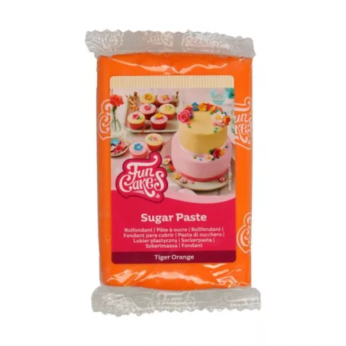 Orangenes Fondant der Marke FunCakes in einer transparenten Verpackung mit Beschriftung